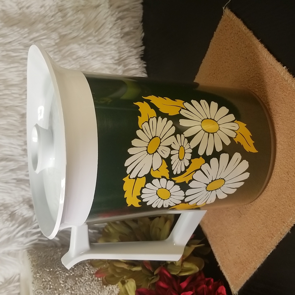 West Bend Thermo-Serv Daisy Pitcher
